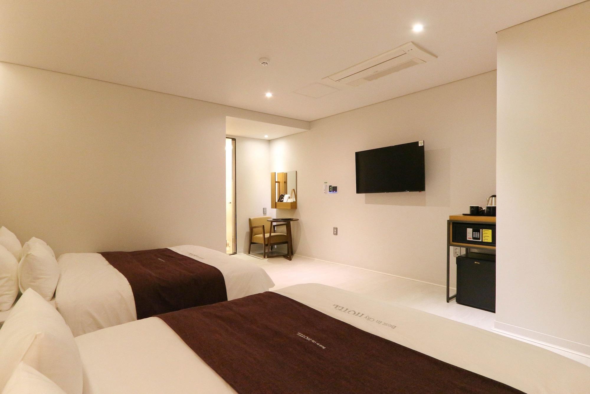 Best In City Hotel Busan Esterno foto