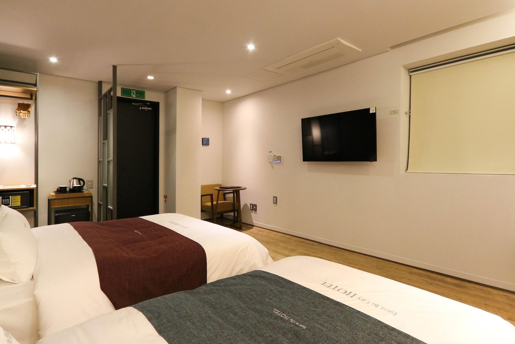 Best In City Hotel Busan Esterno foto