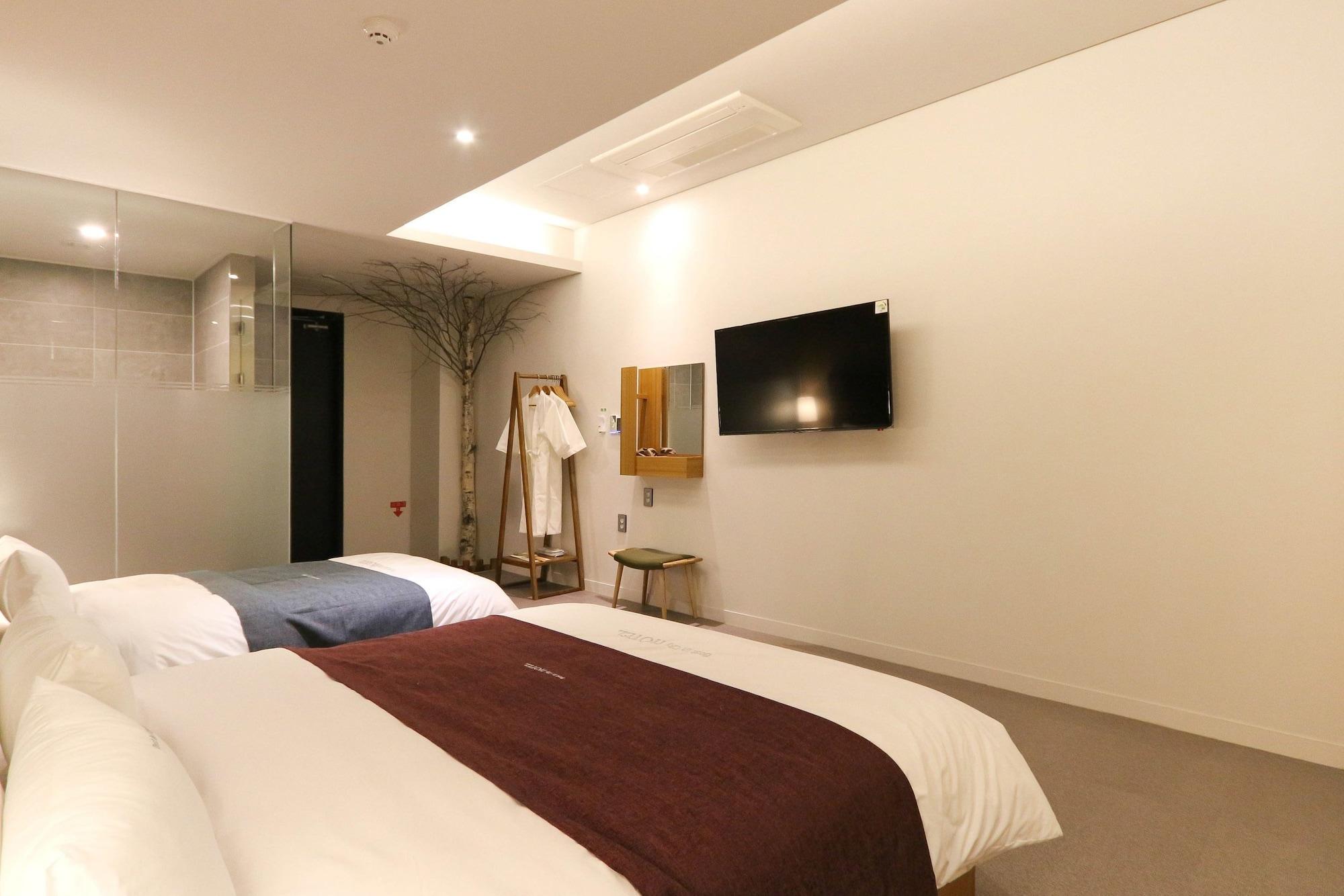 Best In City Hotel Busan Esterno foto