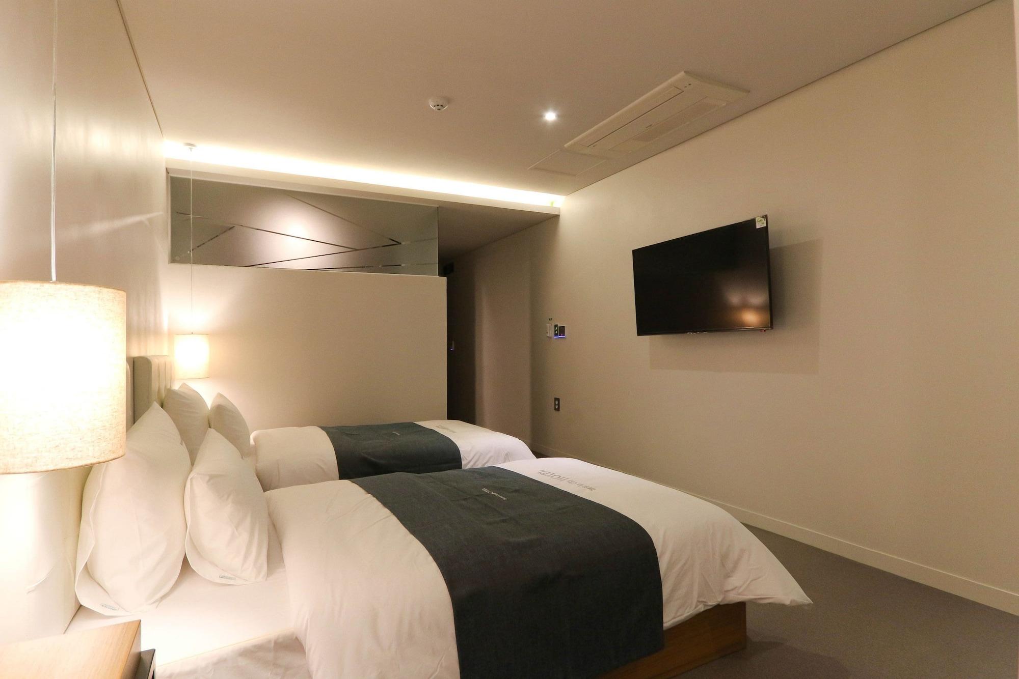 Best In City Hotel Busan Esterno foto