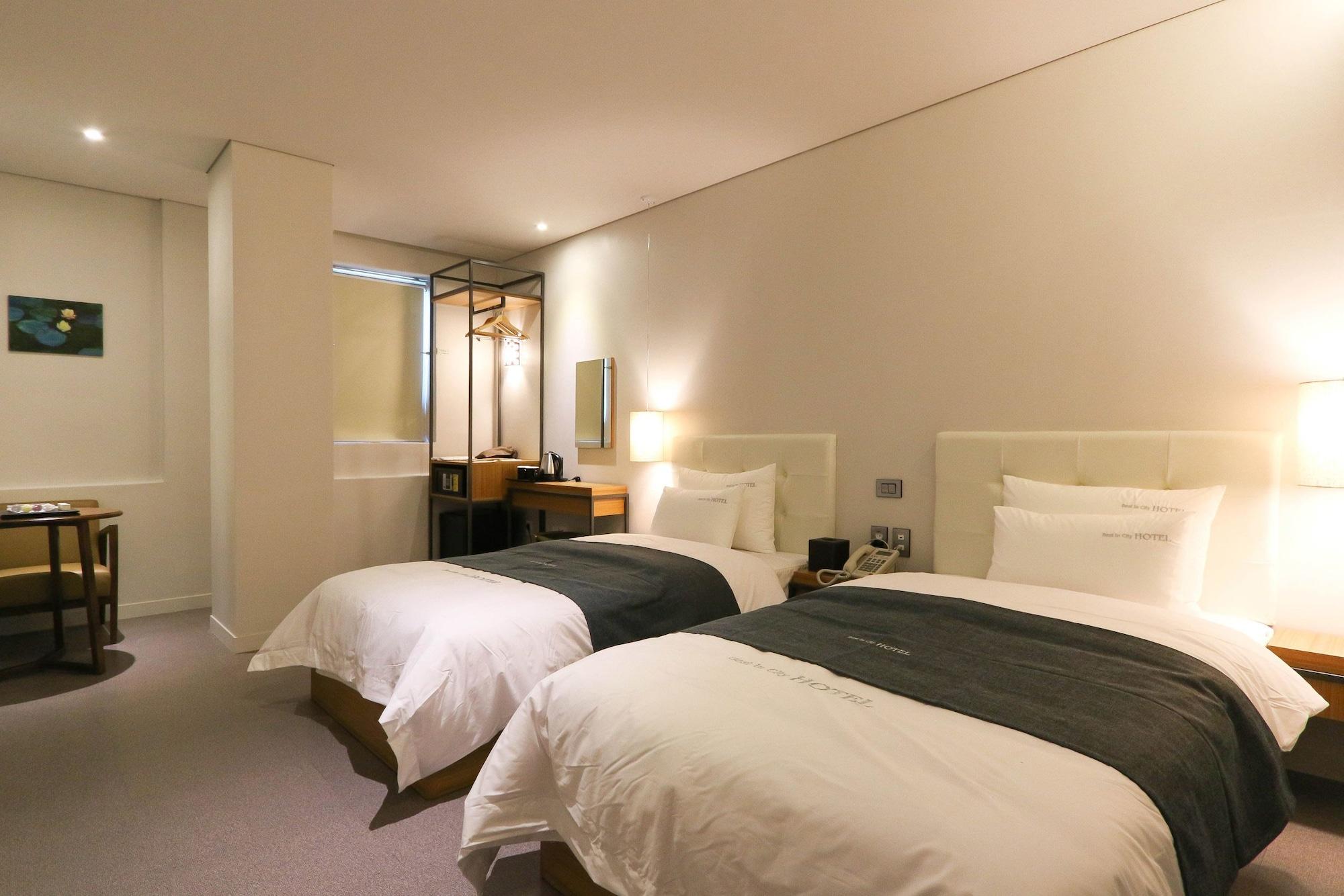 Best In City Hotel Busan Esterno foto