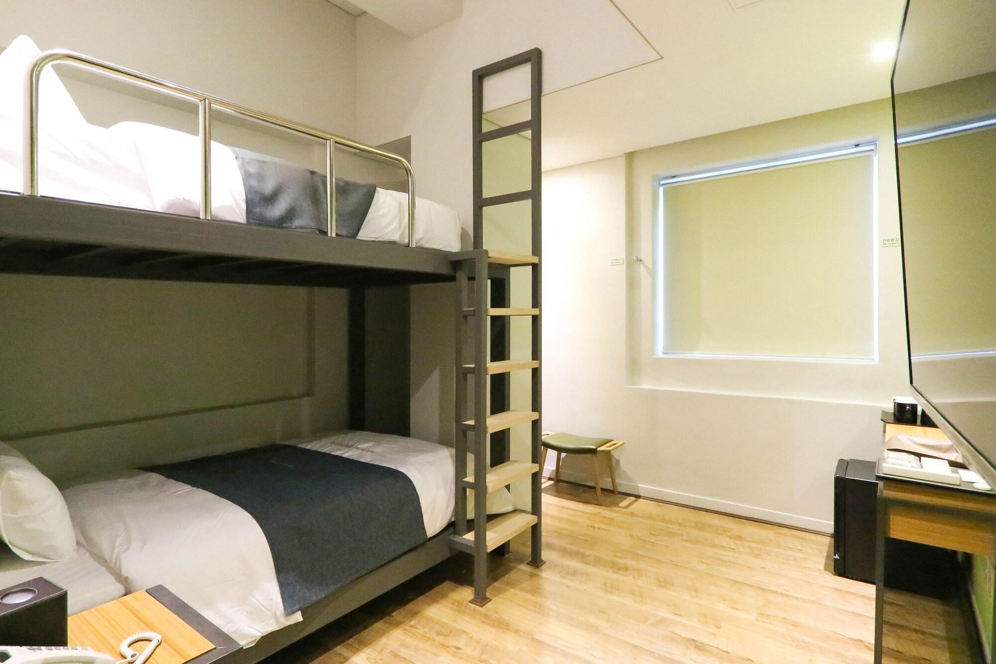 Best In City Hotel Busan Esterno foto
