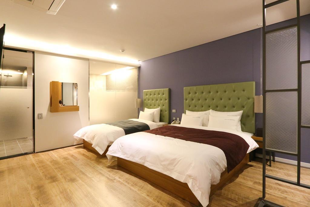 Best In City Hotel Busan Esterno foto