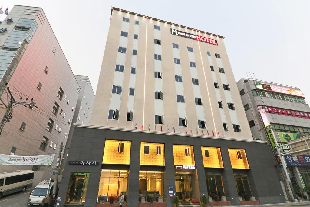 Best In City Hotel Busan Esterno foto