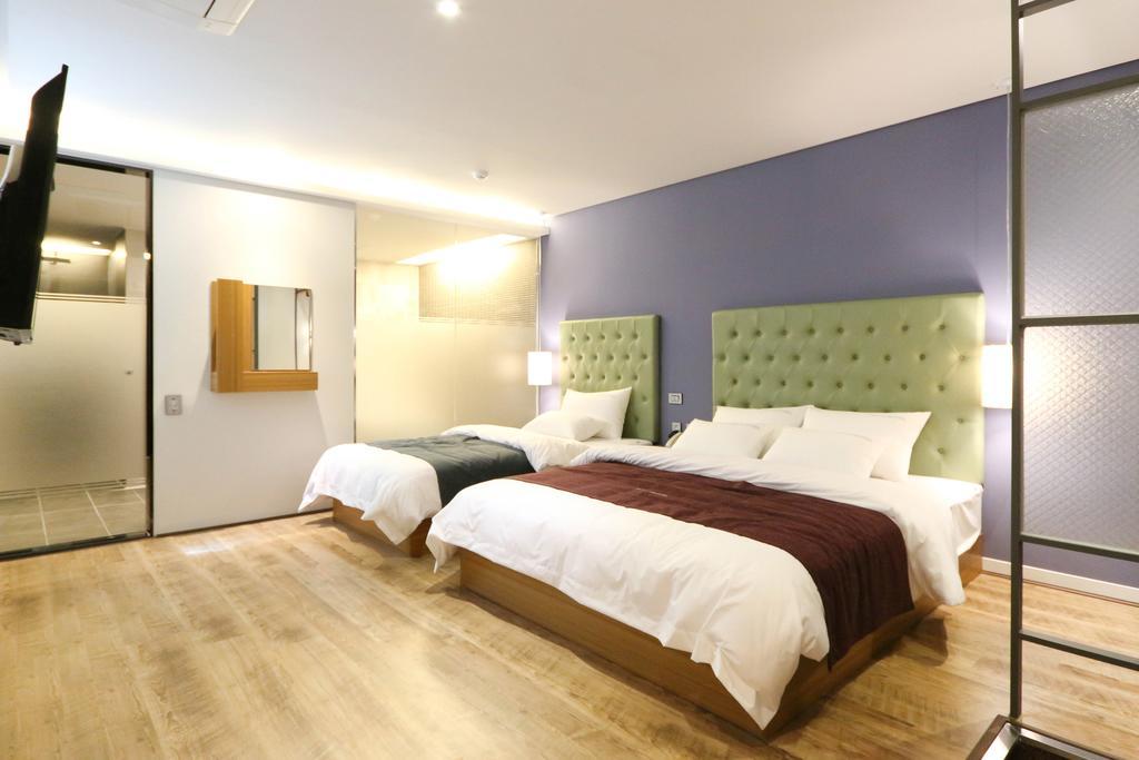 Best In City Hotel Busan Esterno foto